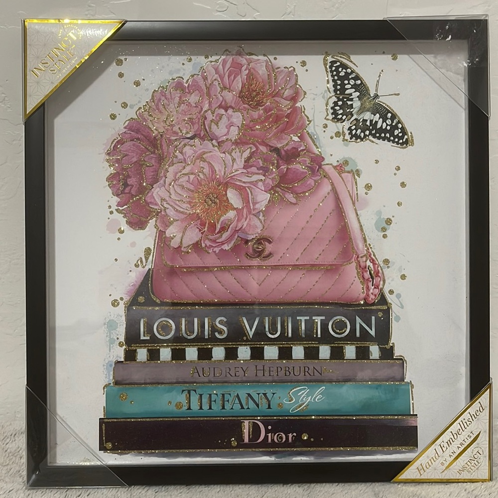 Designer inspired wall decor - with a beautiful center piece  😍
